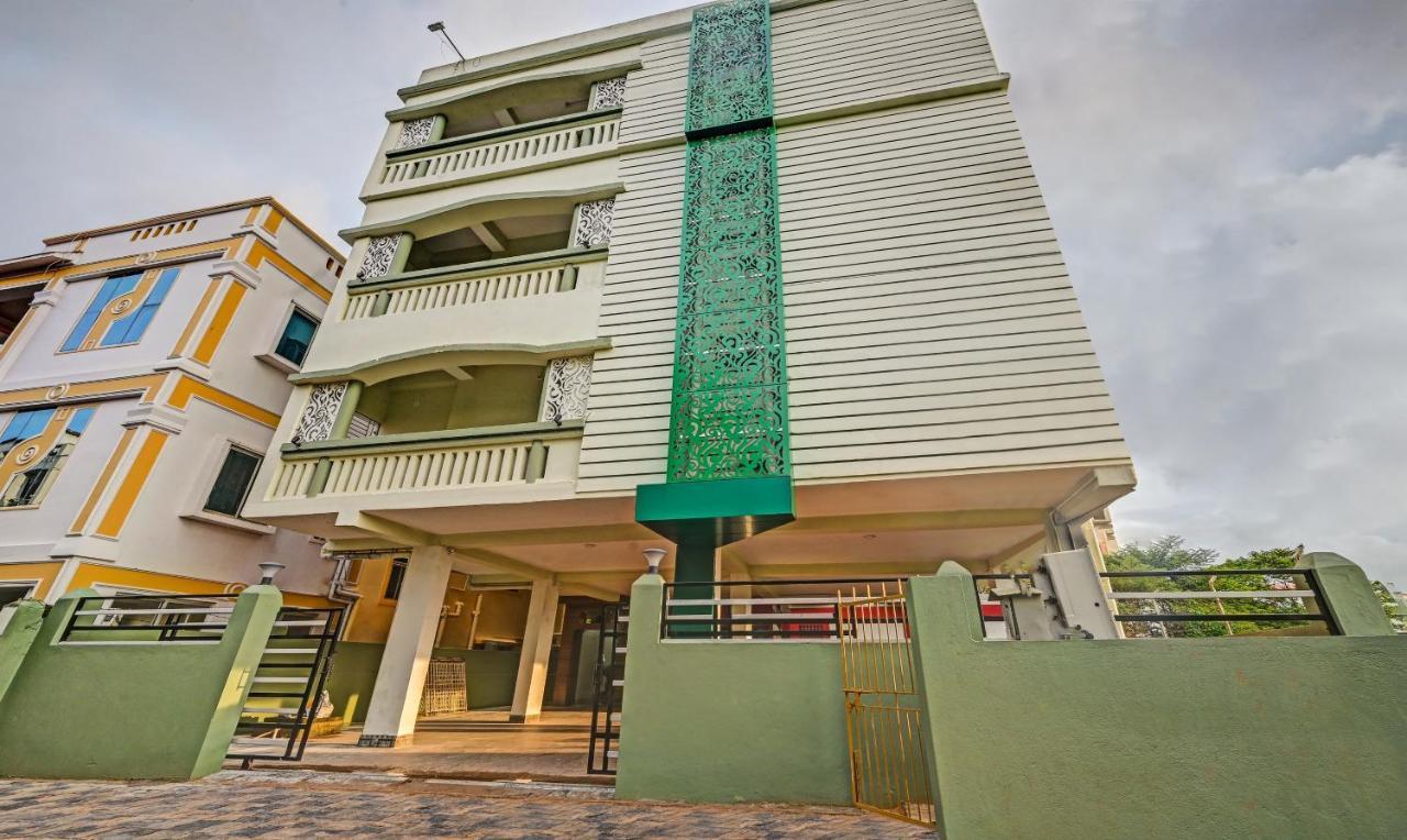 Hotel Treebo The Bollywood Bhubaneswar Esterno foto